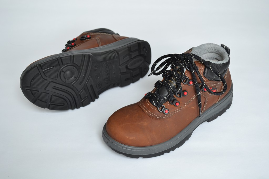 Botina Conforto Couro Graxo de Amarrar